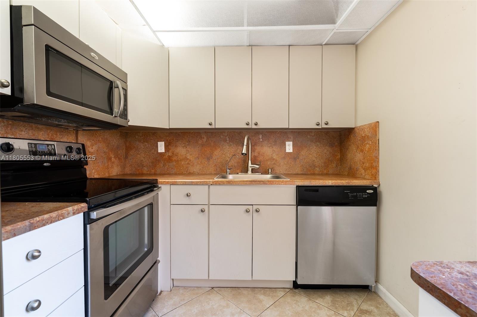 KINGS POINT FLANDERS COND - Residential