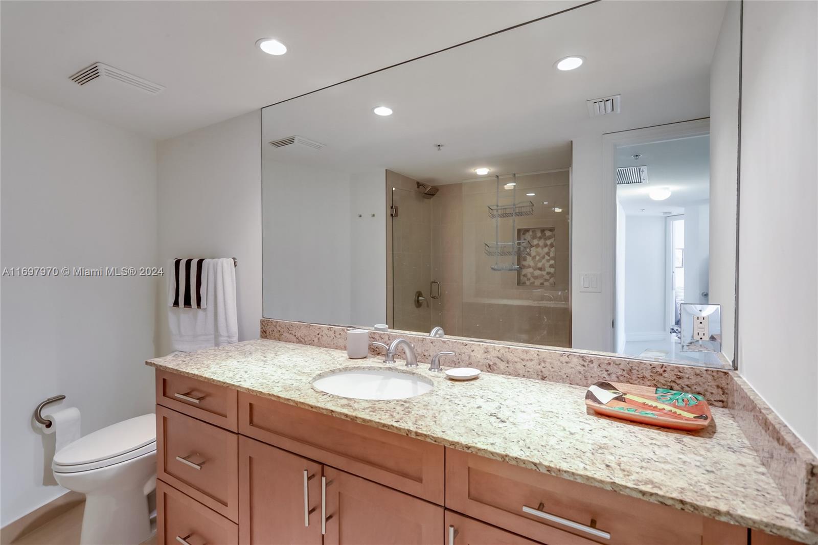 TIARA CONDO - Residential