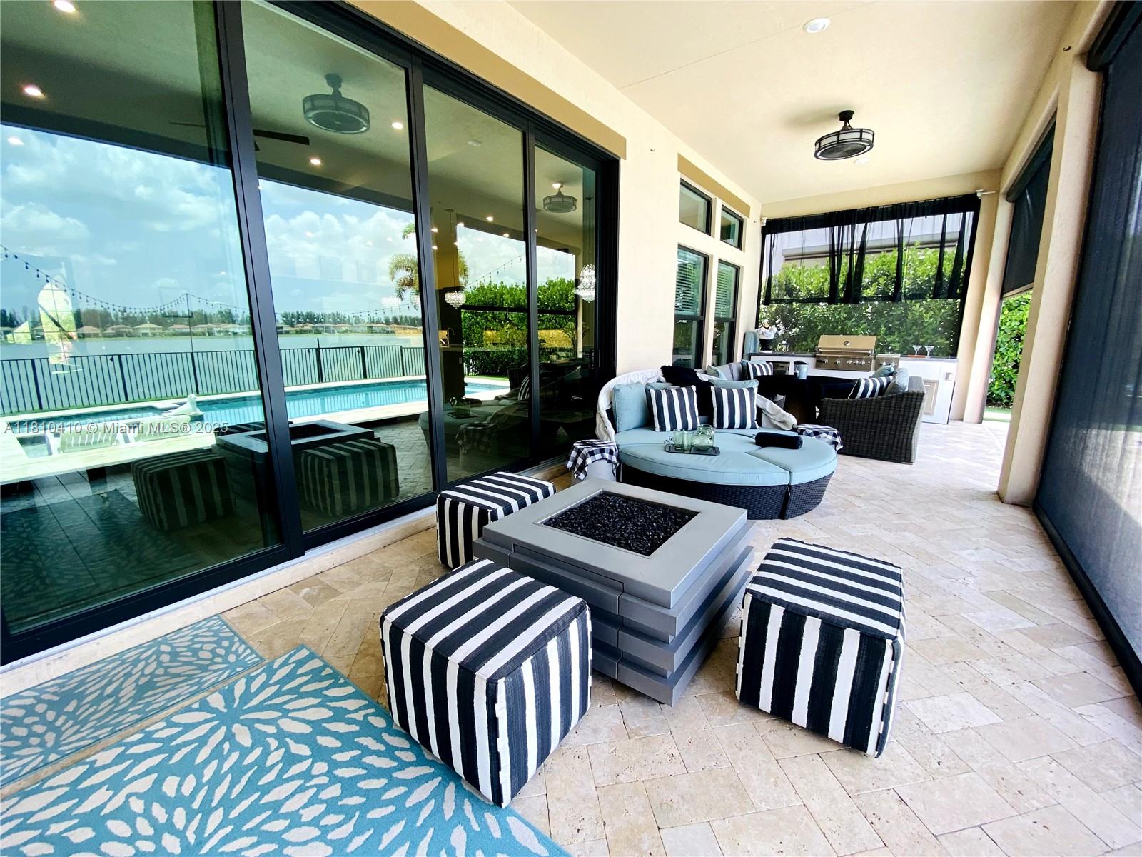 9225 Parkland Bay Dr