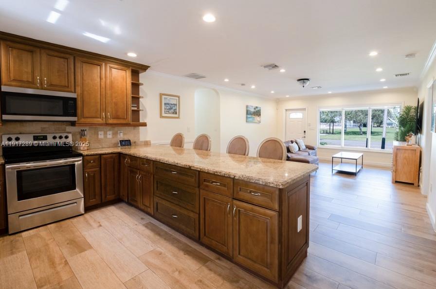 DANIA COUNTRY CLUB ESTATE - Residential Income