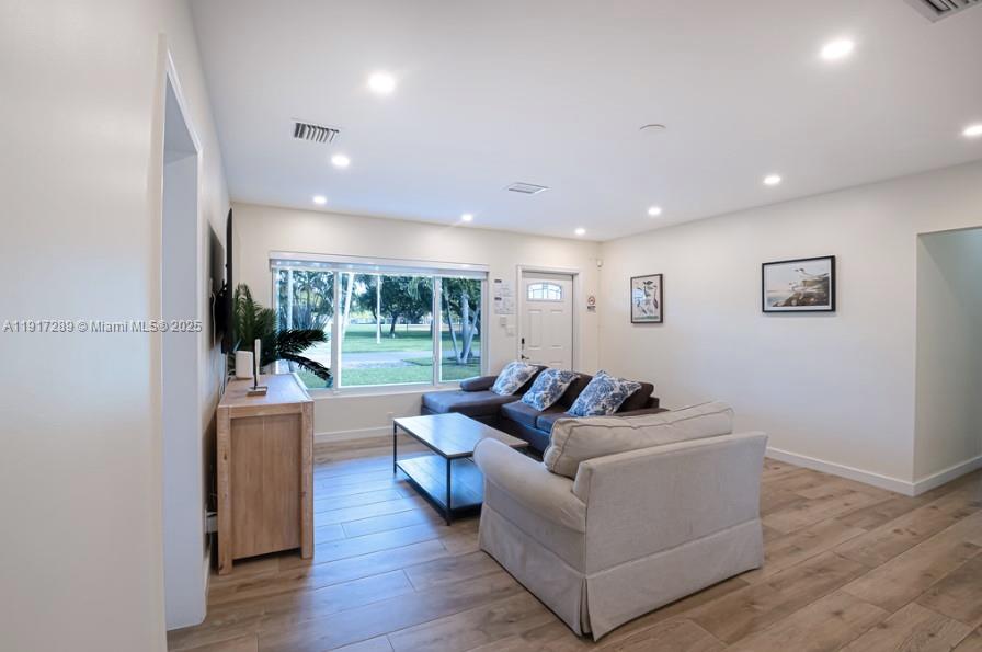 DANIA COUNTRY CLUB ESTATE - Residential Income