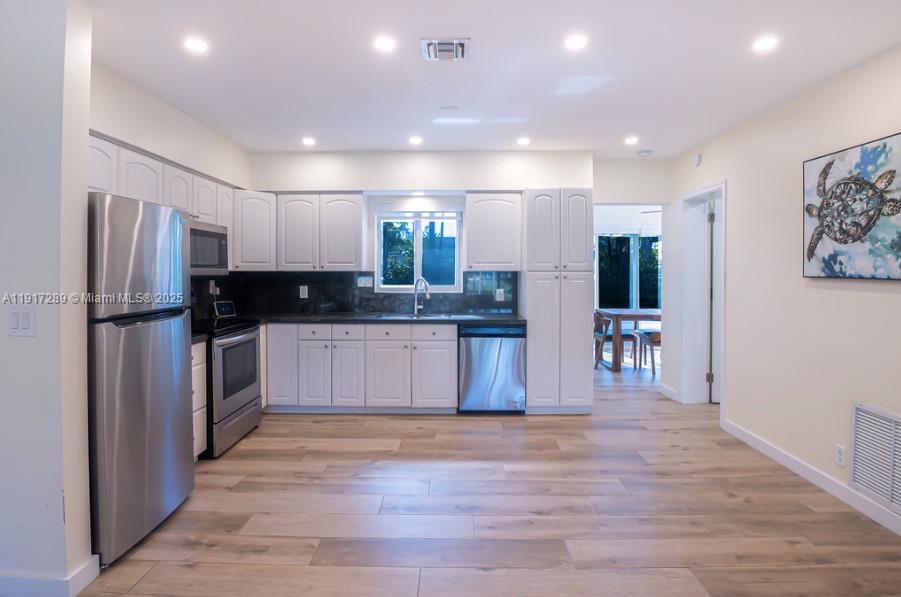 DANIA COUNTRY CLUB ESTATE - Residential Income