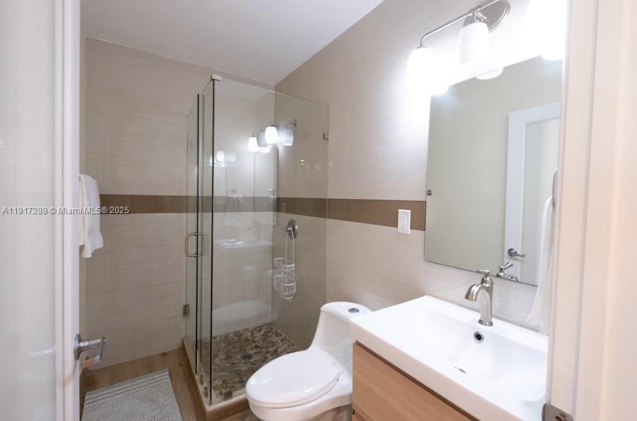 DANIA COUNTRY CLUB ESTATE - Residential Income