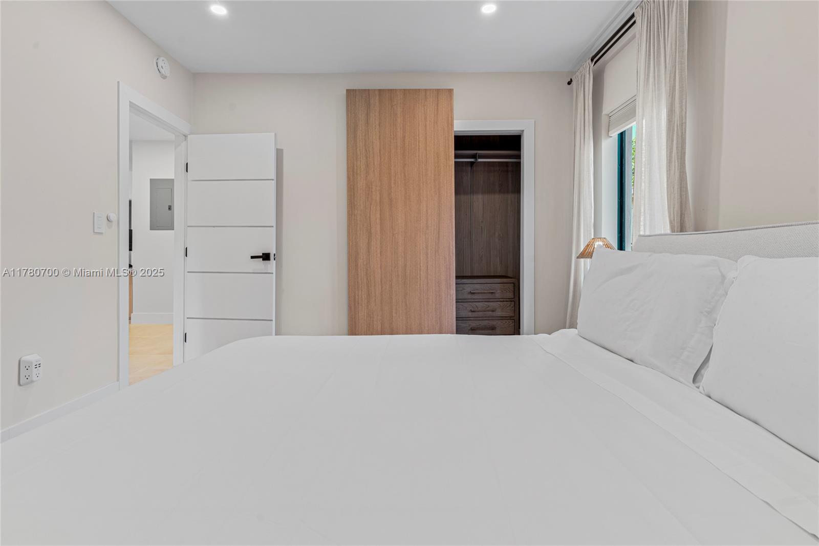 BRENTWOOD REV PL - Residential Lease