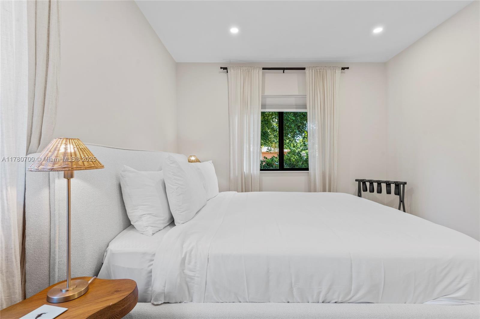 BRENTWOOD REV PL - Residential Lease