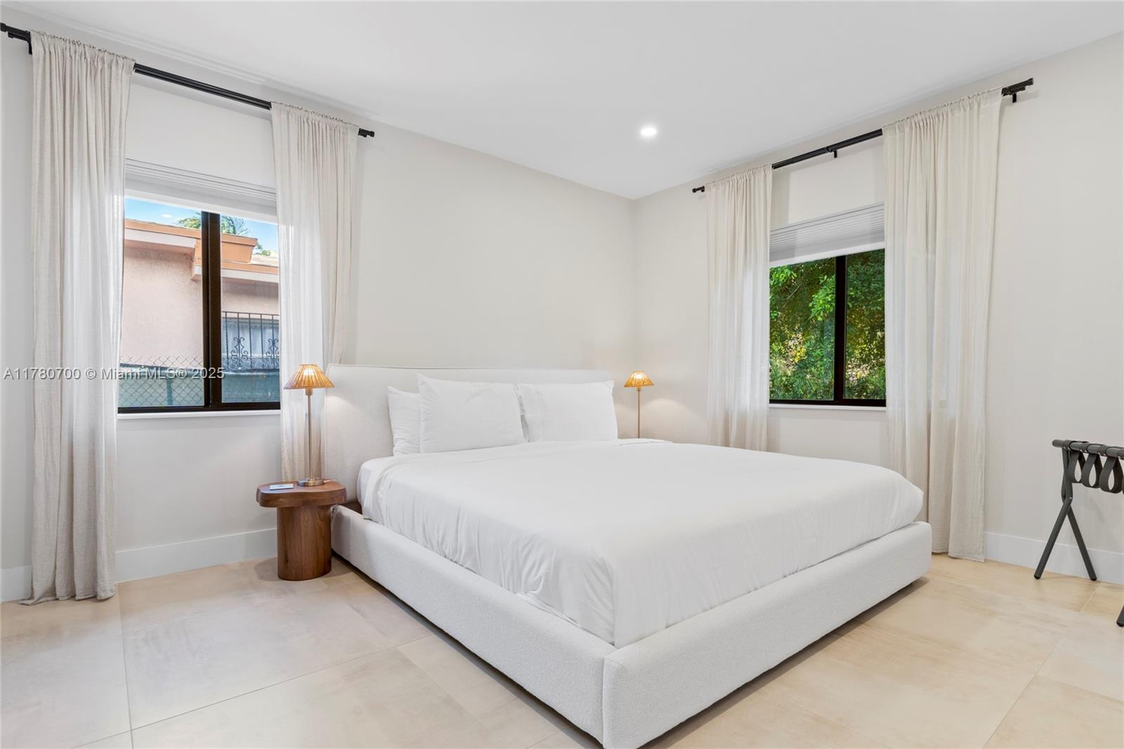 BRENTWOOD REV PL - Residential Lease