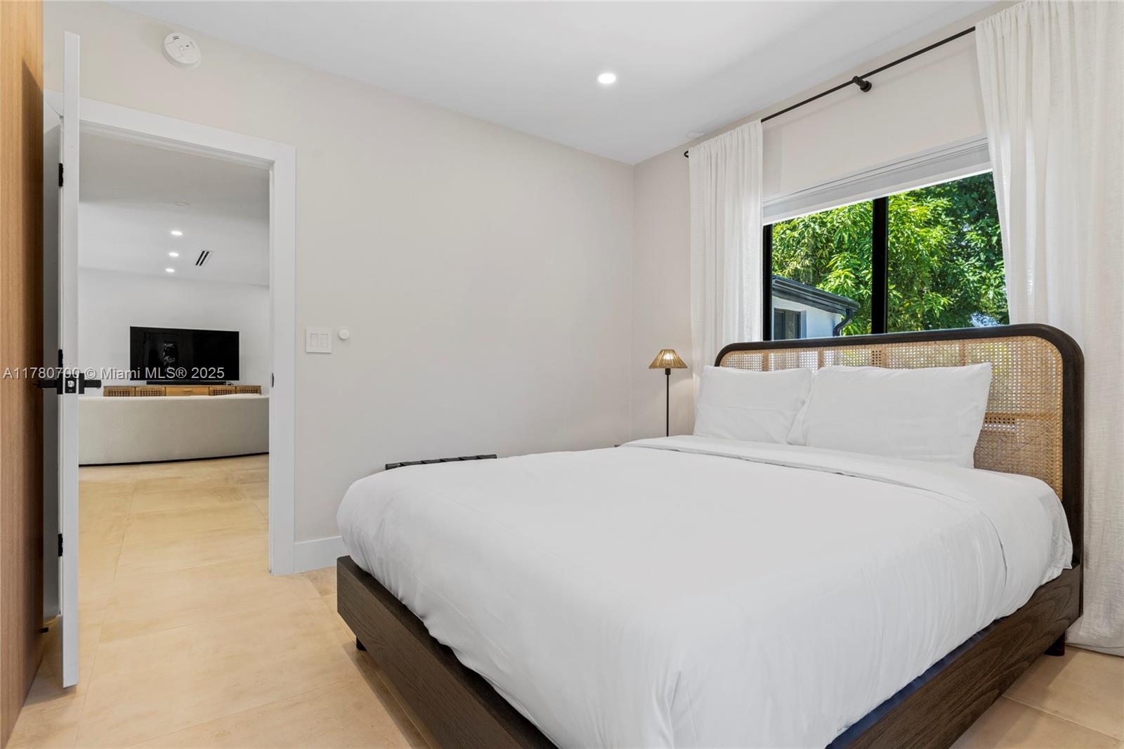 BRENTWOOD REV PL - Residential Lease