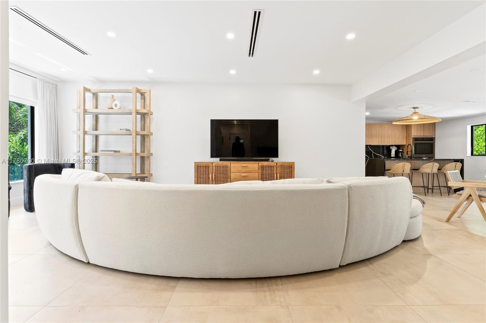 BRENTWOOD REV PL - Residential Lease