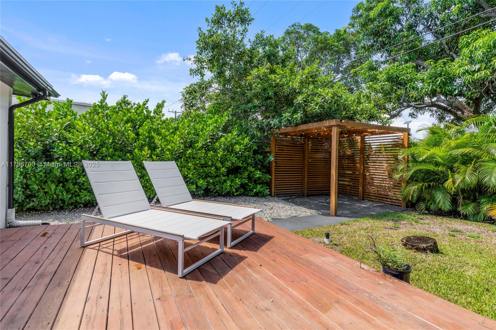 BRENTWOOD REV PL - Residential Lease