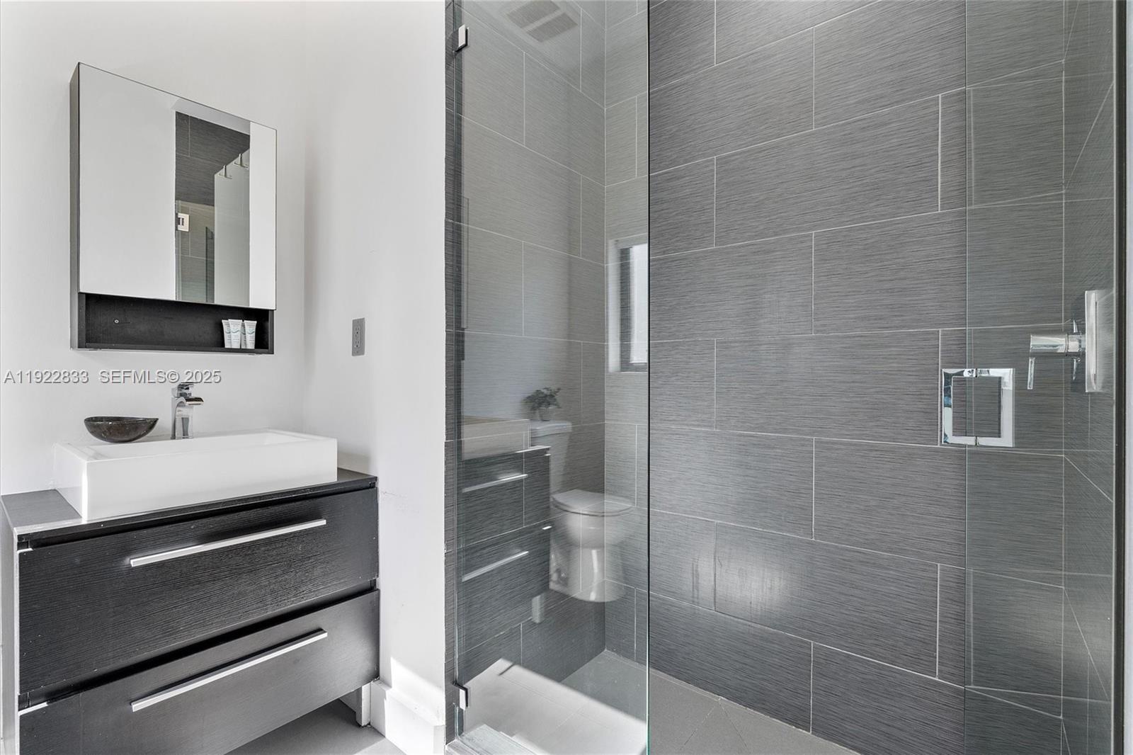 MIAMI SHORES - Residential