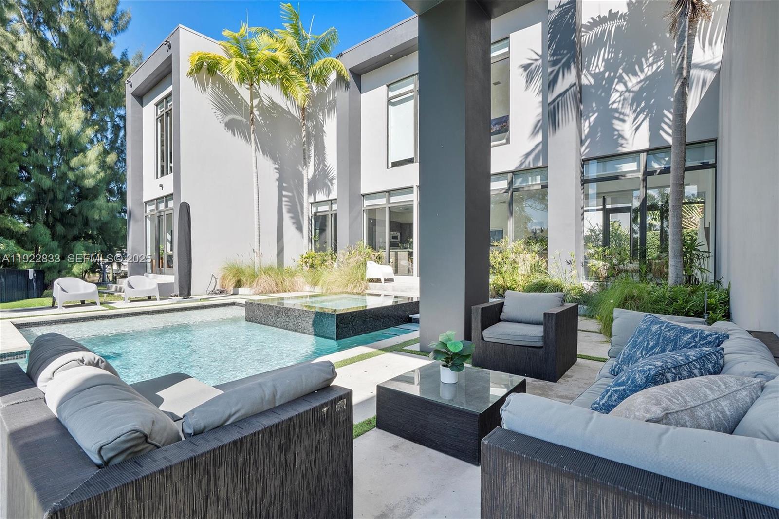 MIAMI SHORES - Residential