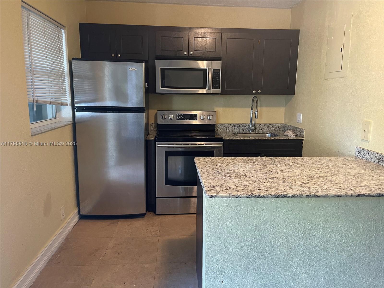 1429 SW 9th St 3