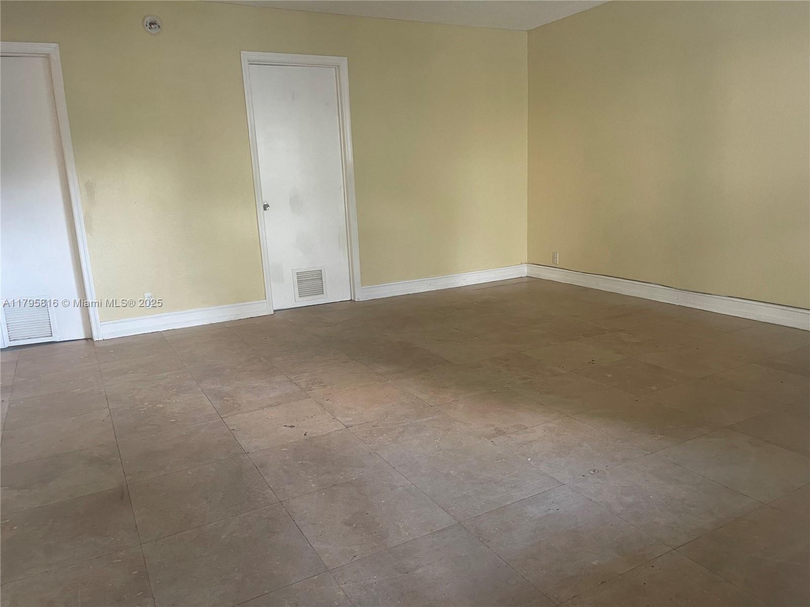 1429 SW 9th St 3