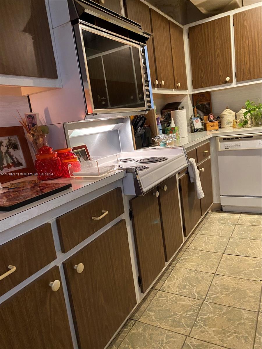 OCEAN VIEW TOWERS CONDO - Residential