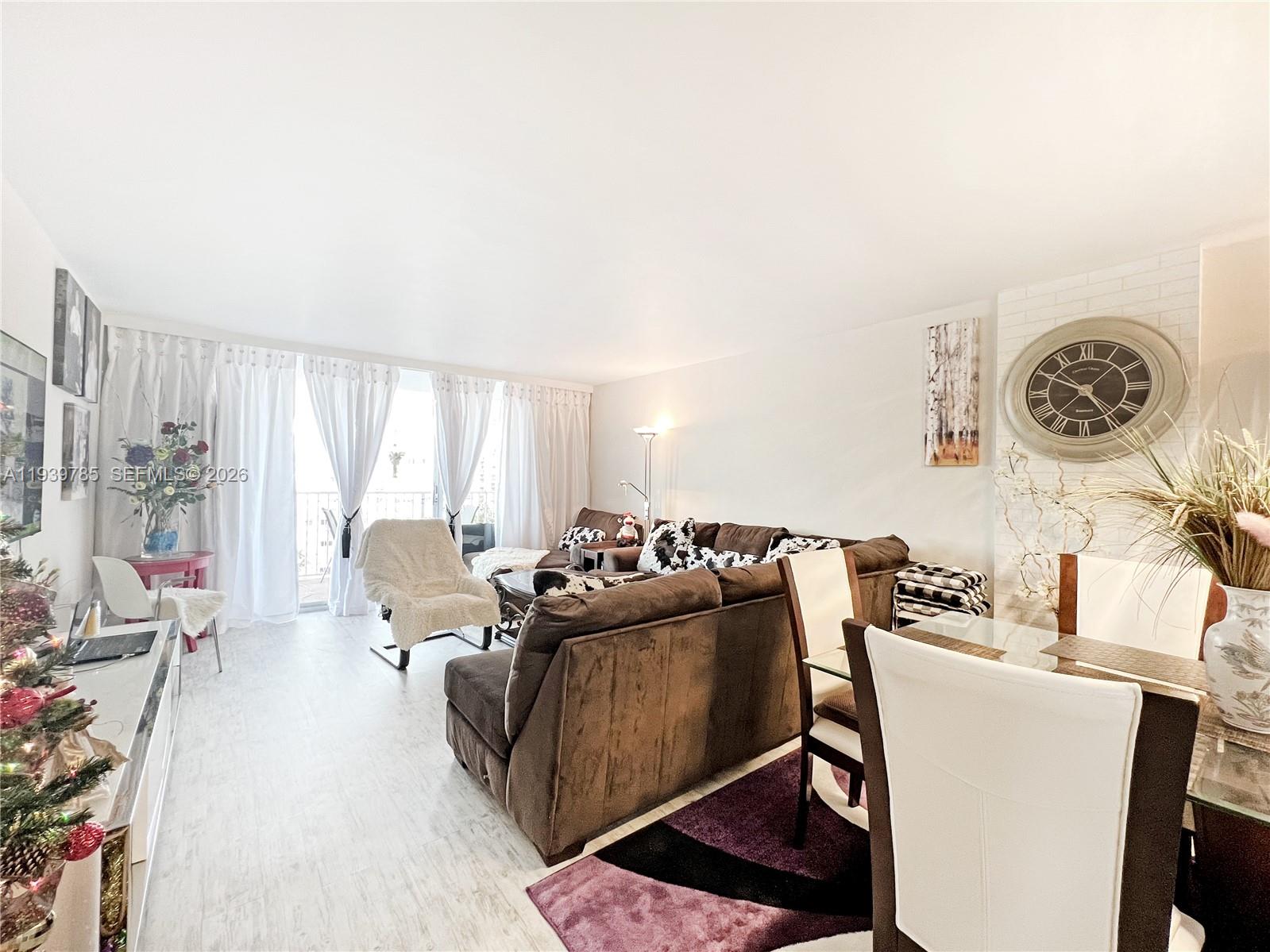 ADMIRALS PORT CONDO-EAST - Residential