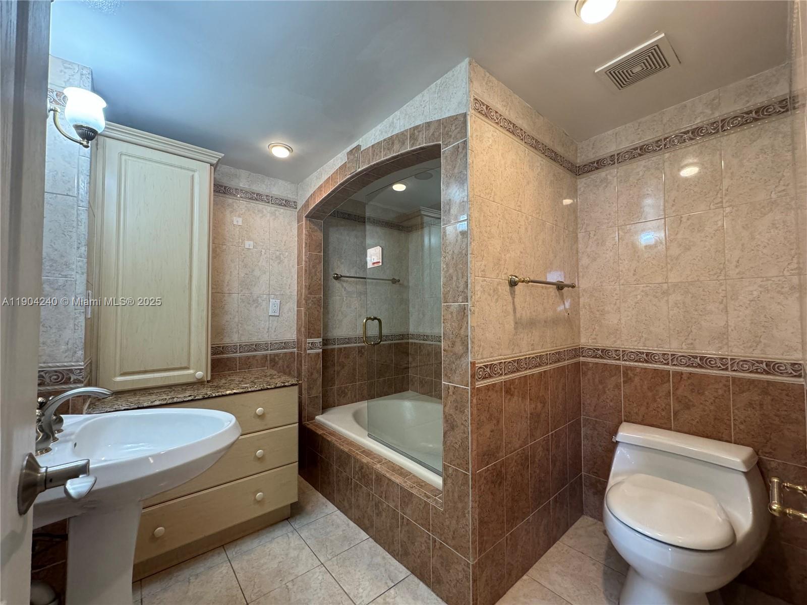 CLUB ATLANTIS CONDO - Residential