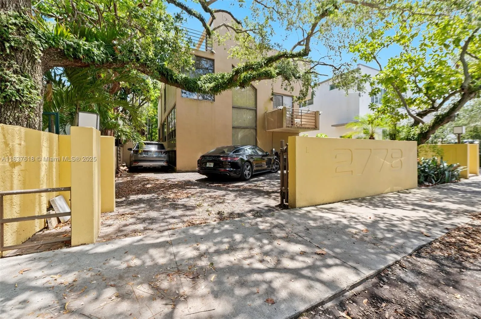 Miami, Florida 33133, United States, 2 Bedrooms Bedrooms, ,3 BathroomsBathrooms,Residential,Active,168631