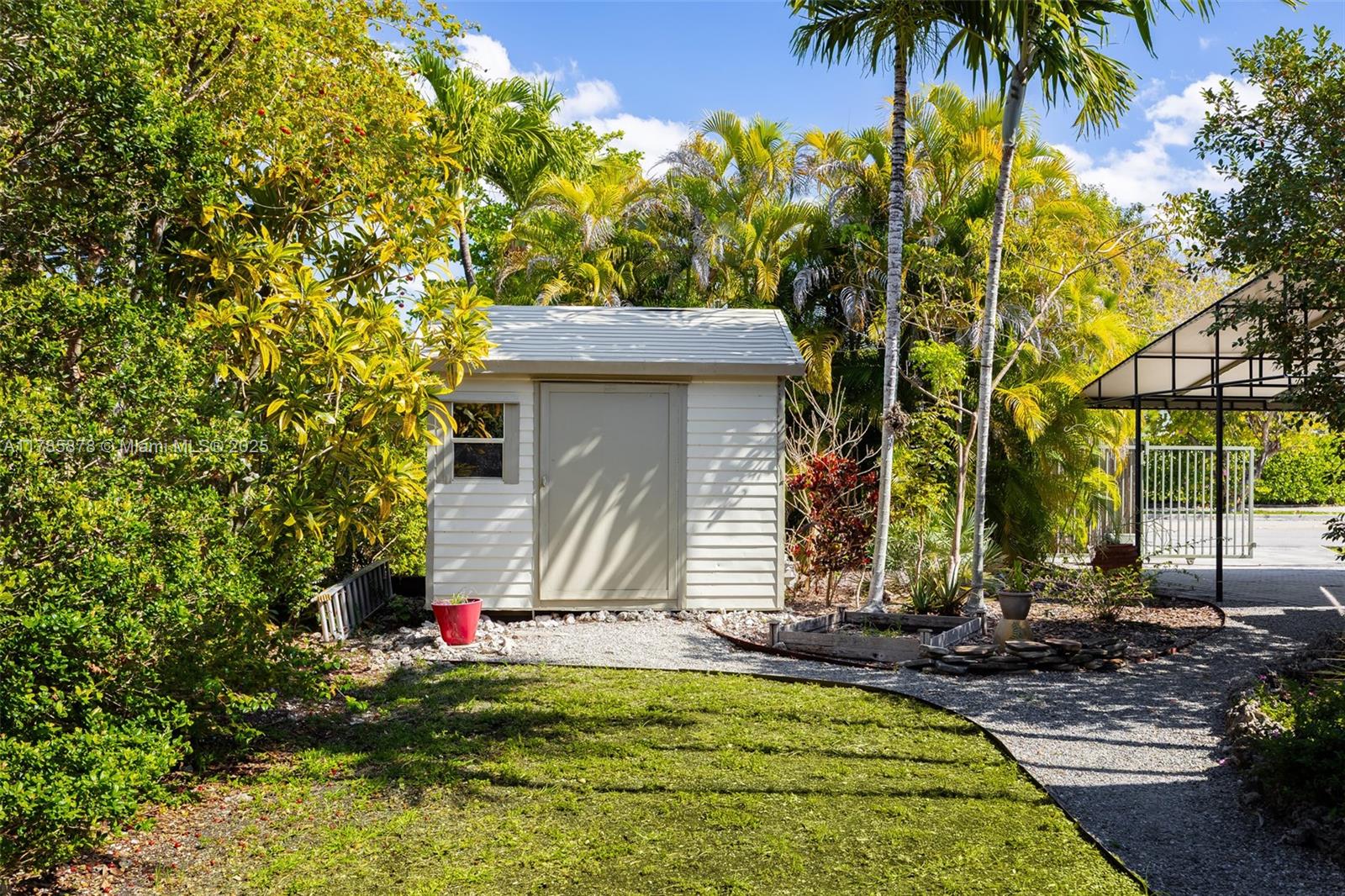 SILVER BLUFF EST-SEC B - Residential