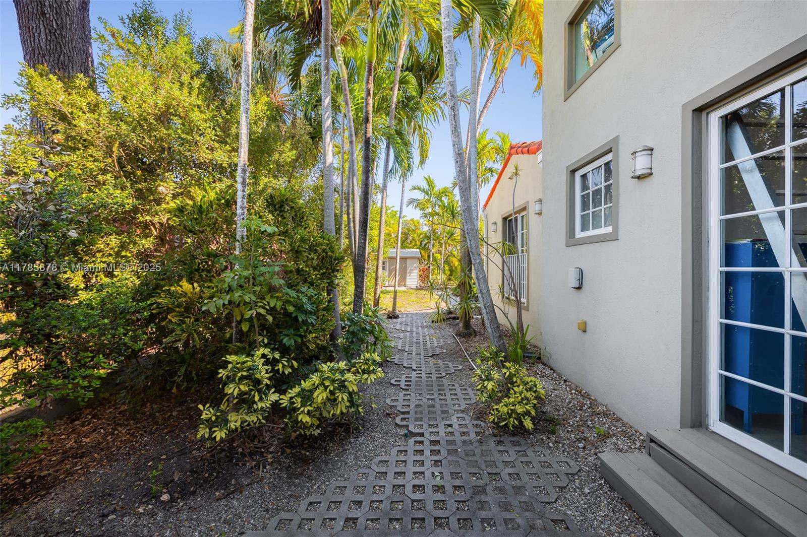 SILVER BLUFF EST-SEC B - Residential