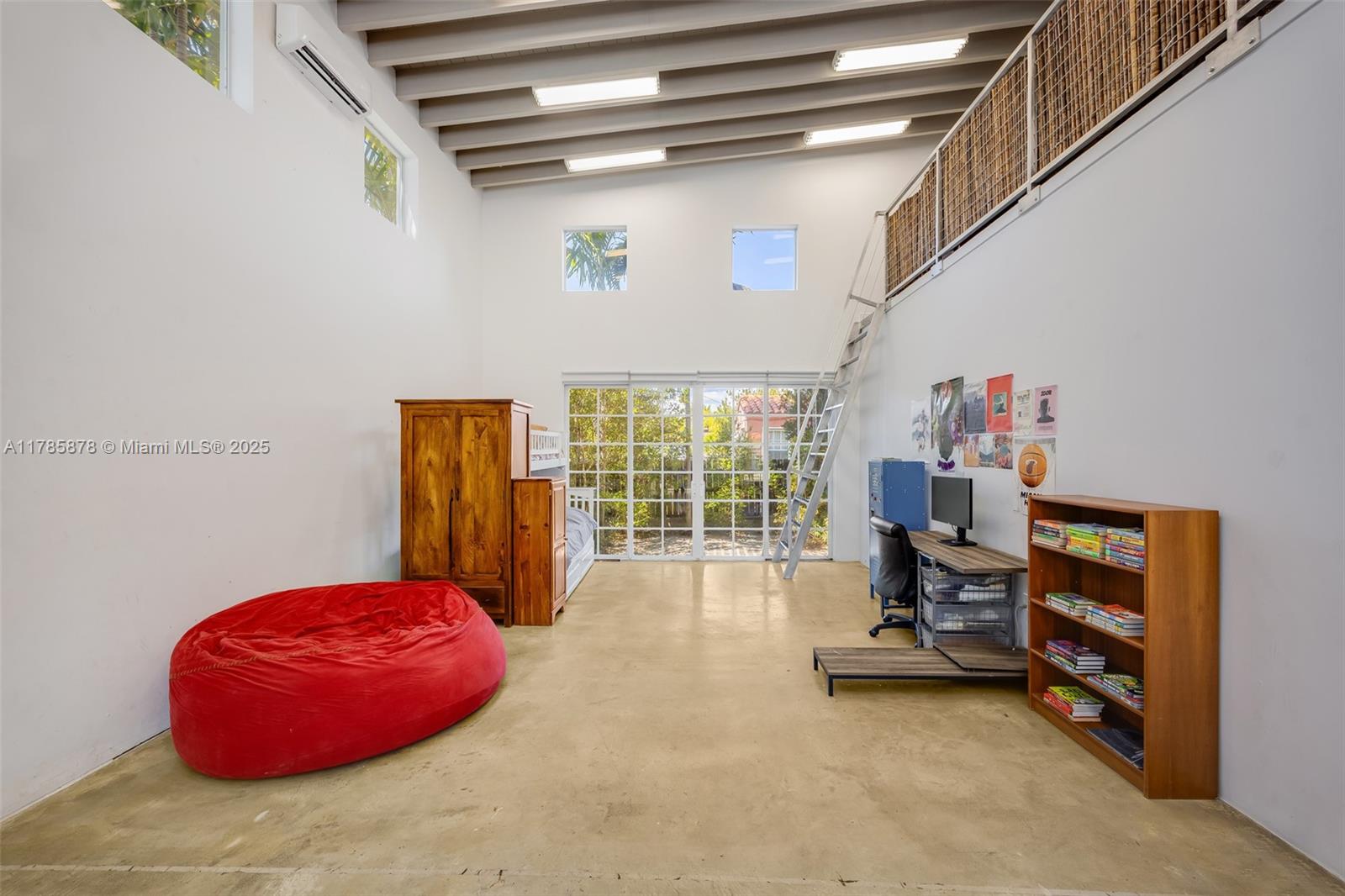 SILVER BLUFF EST-SEC B - Residential