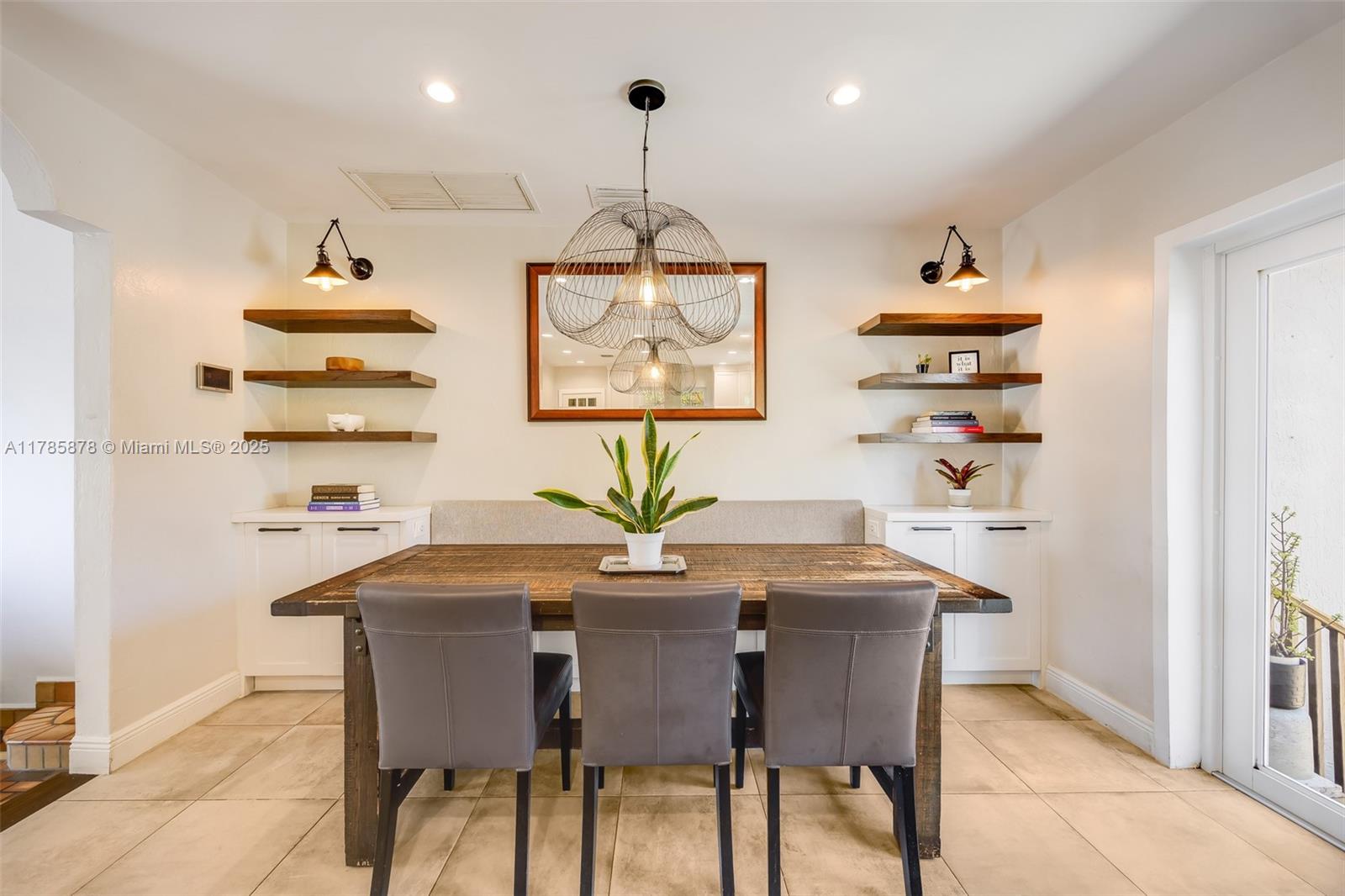 SILVER BLUFF EST-SEC B - Residential