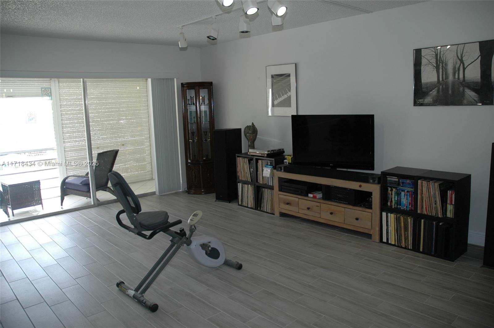 LAS VISTAS D IN INVERRARY - Residential