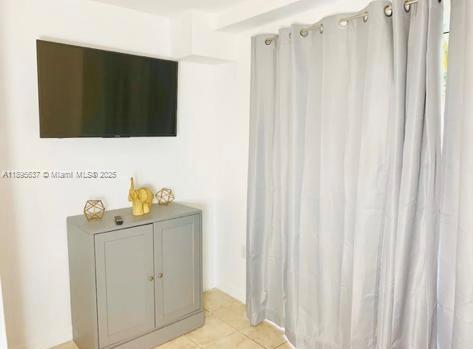 VERONA CONDO - Residential Lease