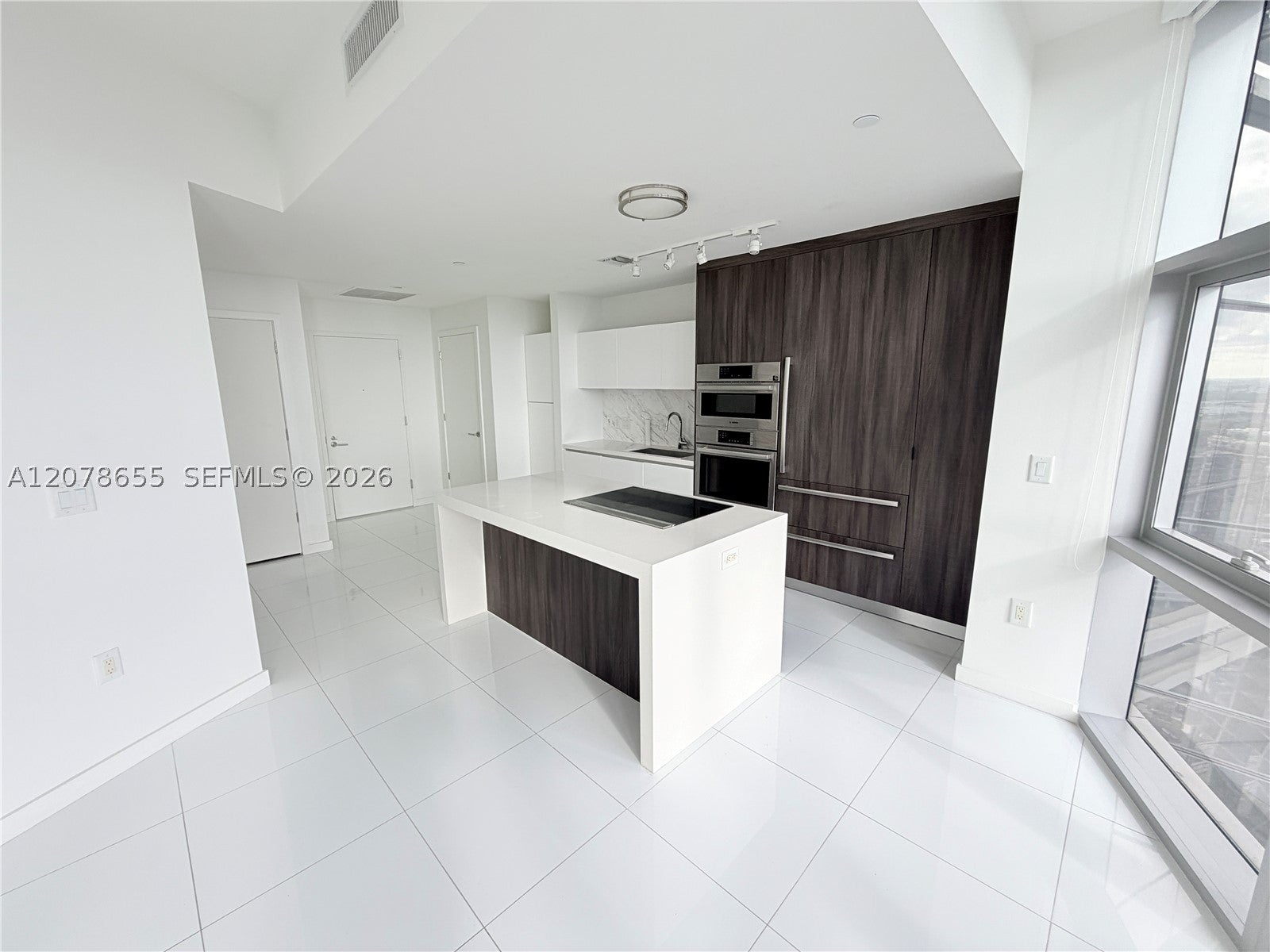 851 NE 1st Ave 3202