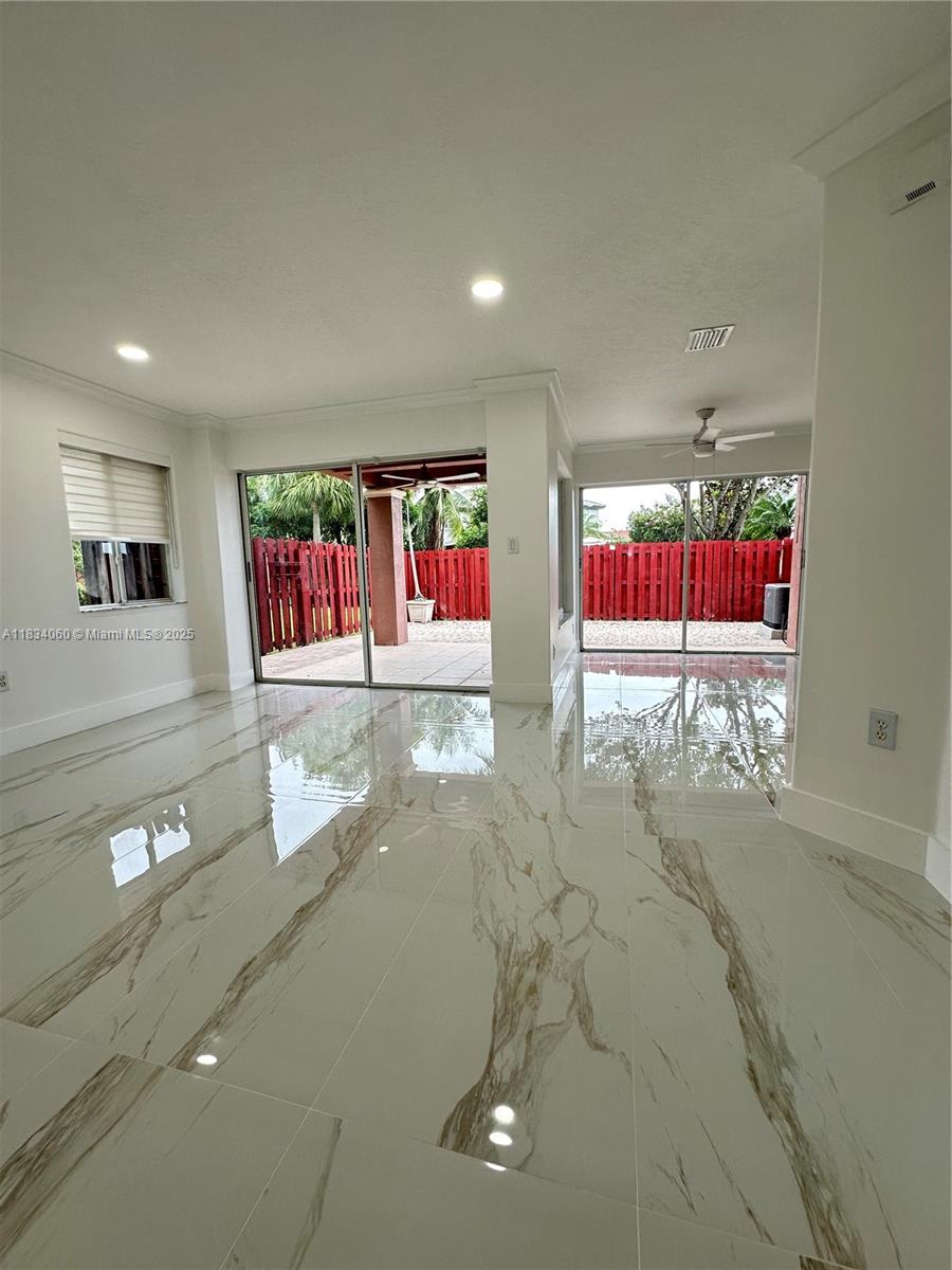 7001 SW 164th Ct 0