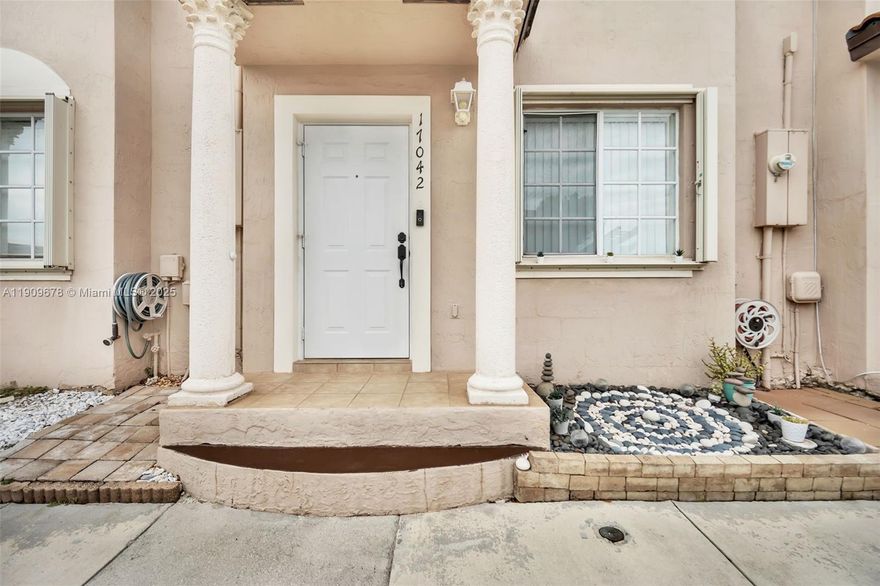 Step into this bright and spacious 2-story townhouse featuring 2 bedrooms and 2.5 bathrooms. The open-concept layout is filled with natural light and offers a welcoming space for both relaxing and entertaining. Enjoy a private, fenced-in patio perfect for outdoor living and gatherings.
This home includes two assigned parking spaces plus plenty of guest parking. The community is well-established with a stable HOA. Conveniently located near shopping centers, top-rated schools, major highways, parks, and popular dining spots, this property combines comfort, convenience, and peace of mind-ideal for families or anyone seeking a low-maintenance lifestyle in a desirable area.