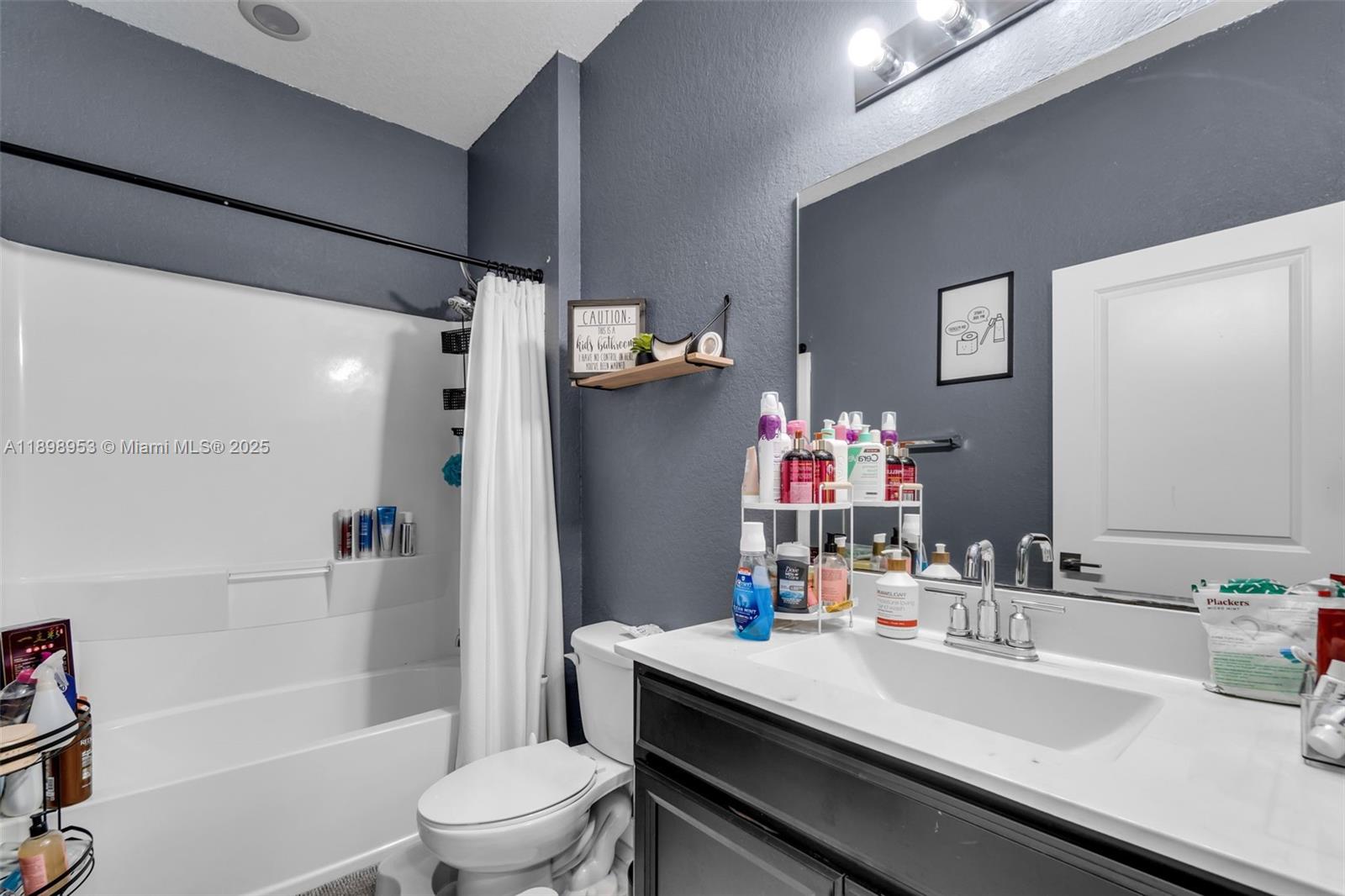 KEYS GARDEN - Residential Lease