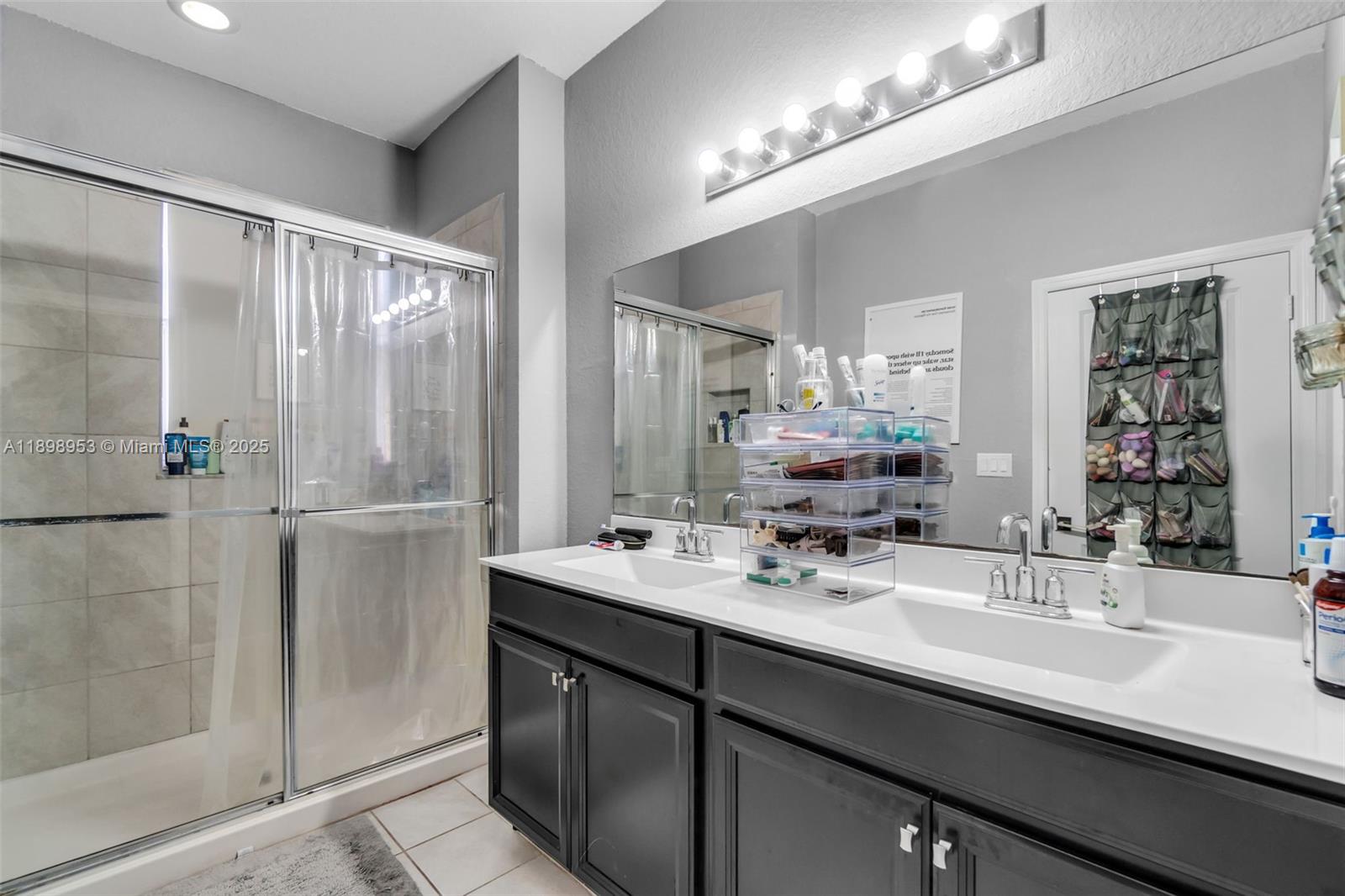 KEYS GARDEN - Residential Lease