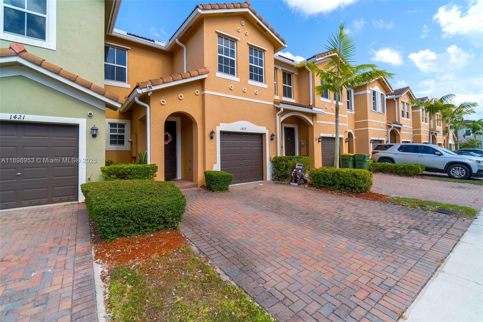 KEYS GARDEN - Residential Lease