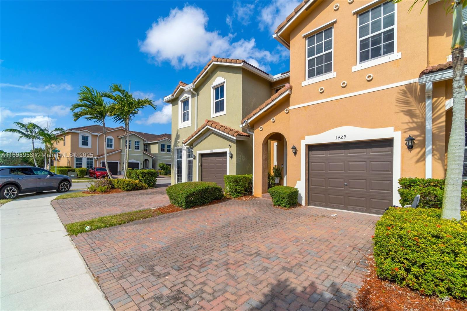 KEYS GARDEN - Residential Lease