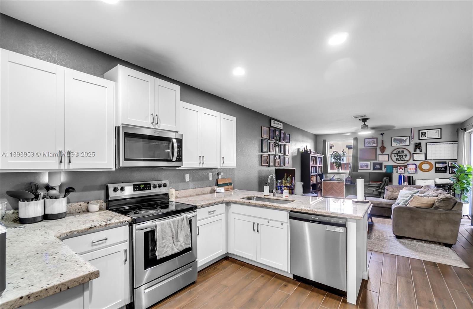 KEYS GARDEN - Residential Lease