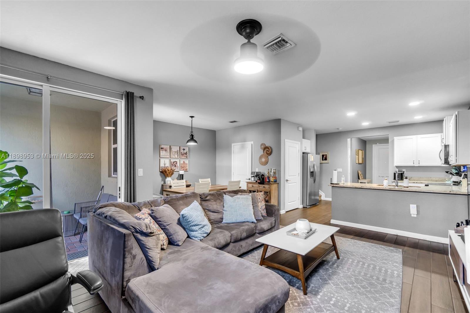 KEYS GARDEN - Residential Lease