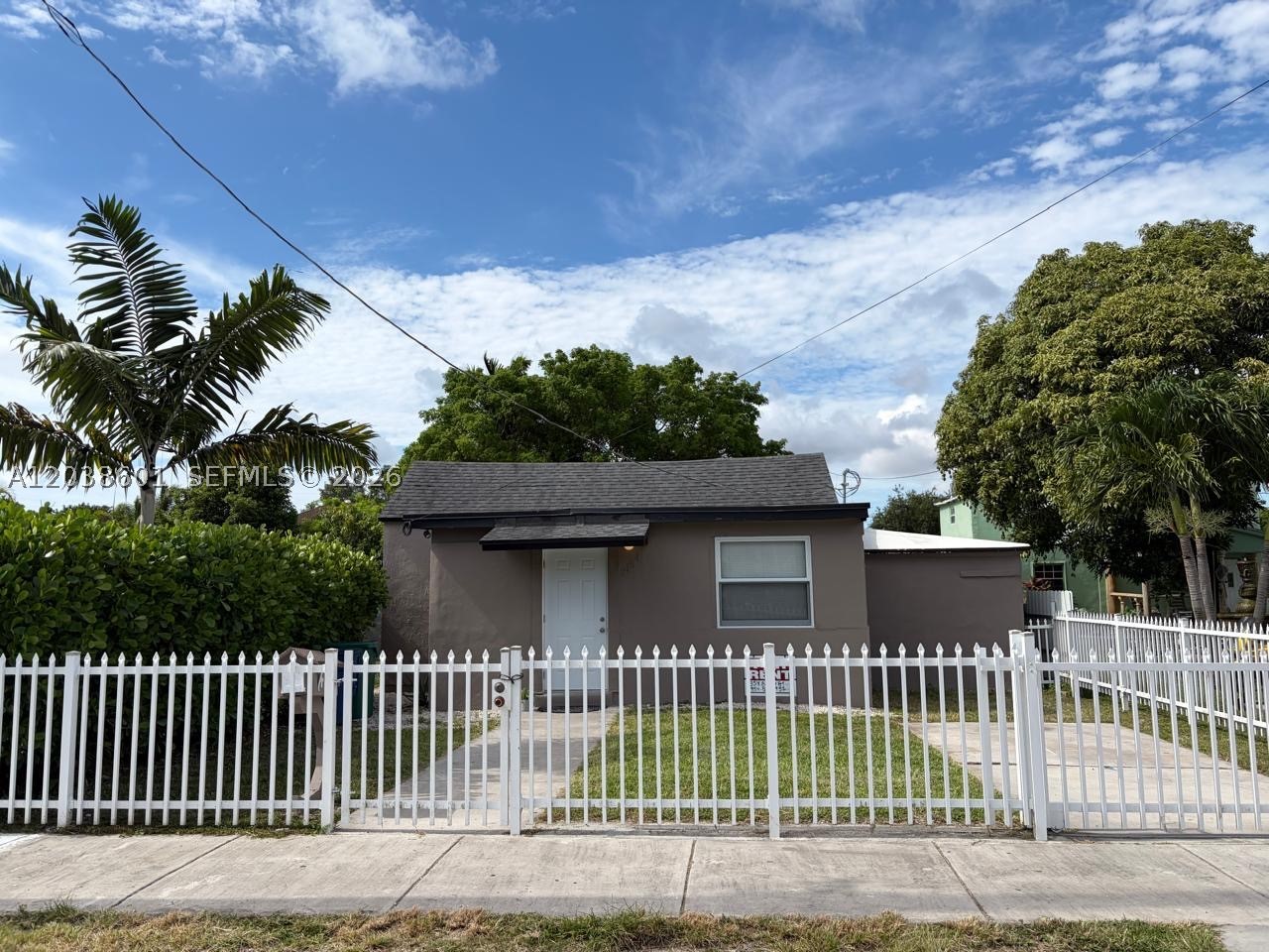 2154 NW 50th St - Image 1