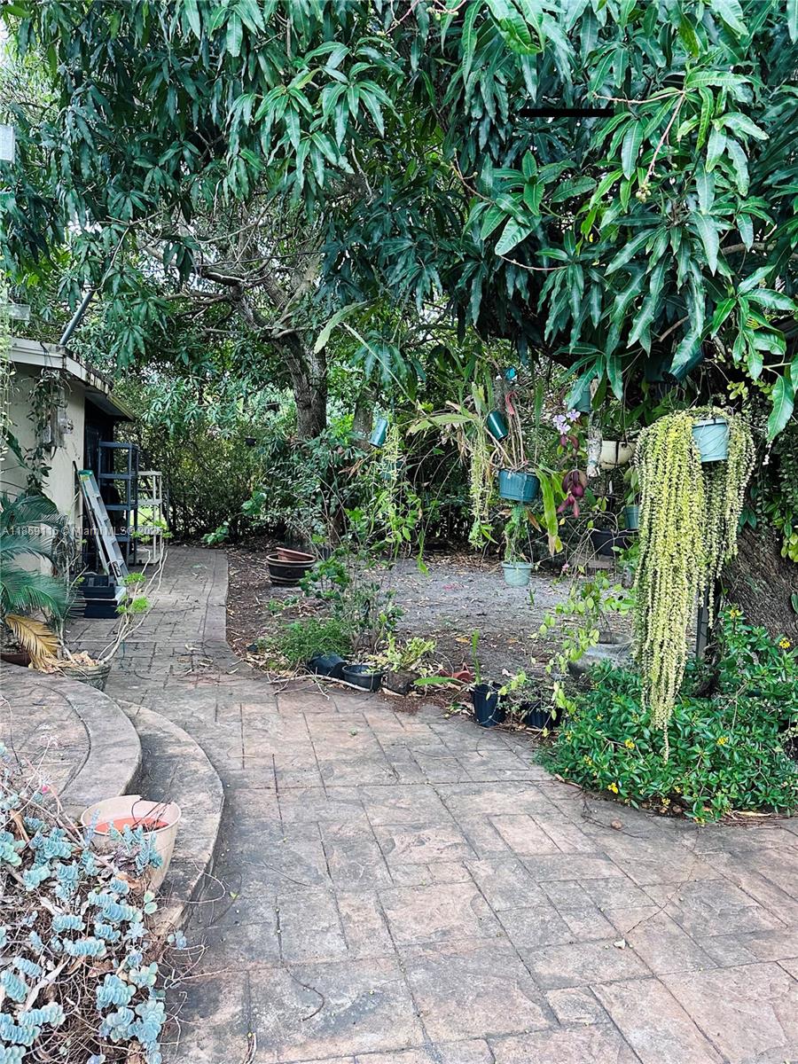 CAMNER GABLES - Residential