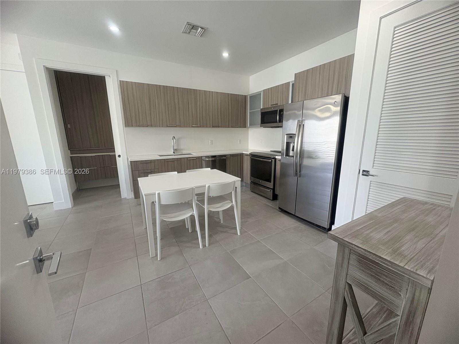 GALLERIA LOFTS CONDO - Residential Lease