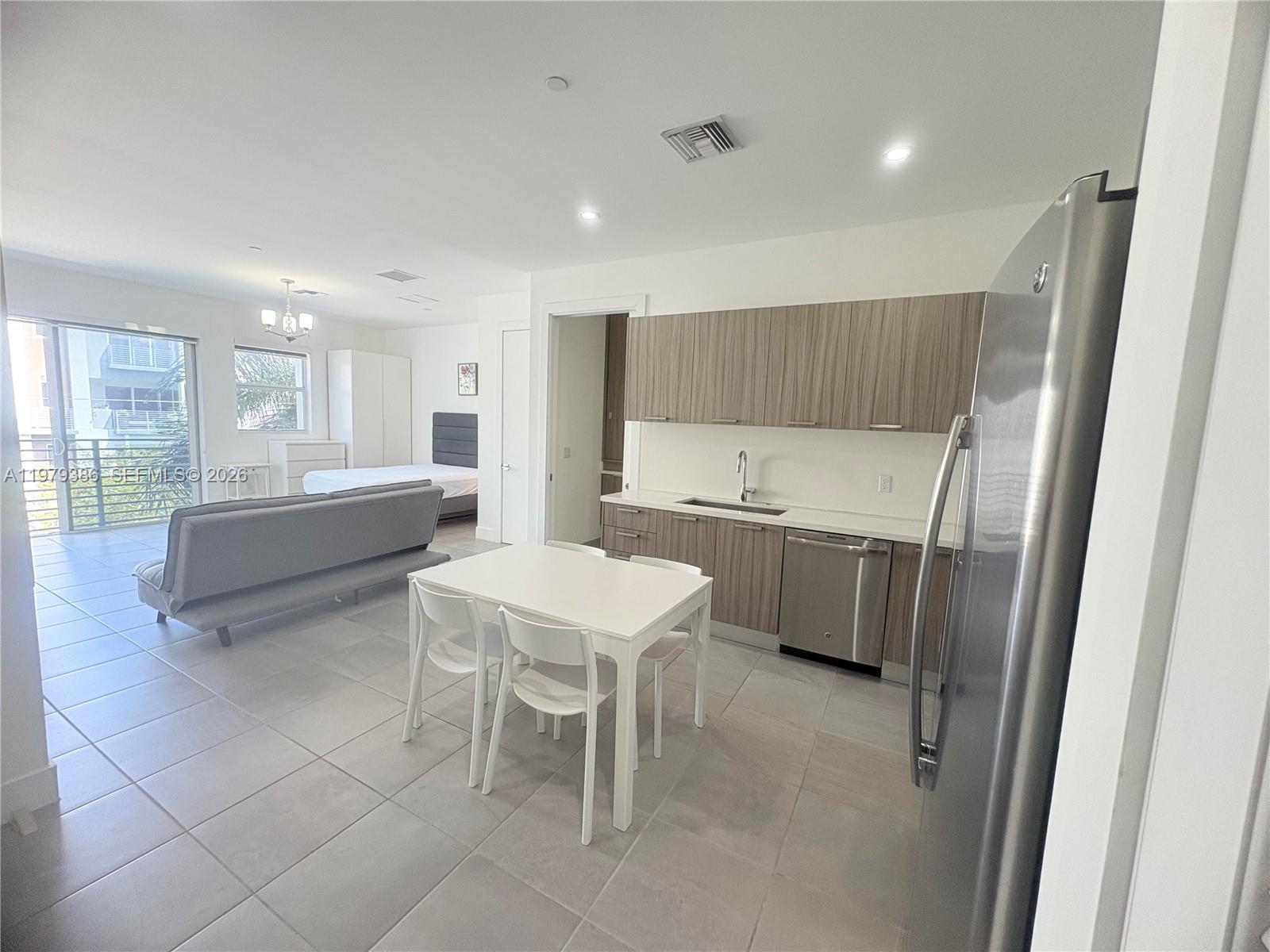 GALLERIA LOFTS CONDO - Residential Lease