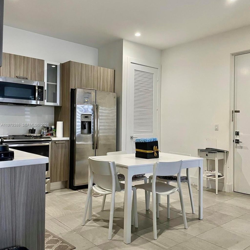 Photo of 1045 NE 18th Ave #304, Fort Lauderdale, FL 33304 (MLS # A11979386)