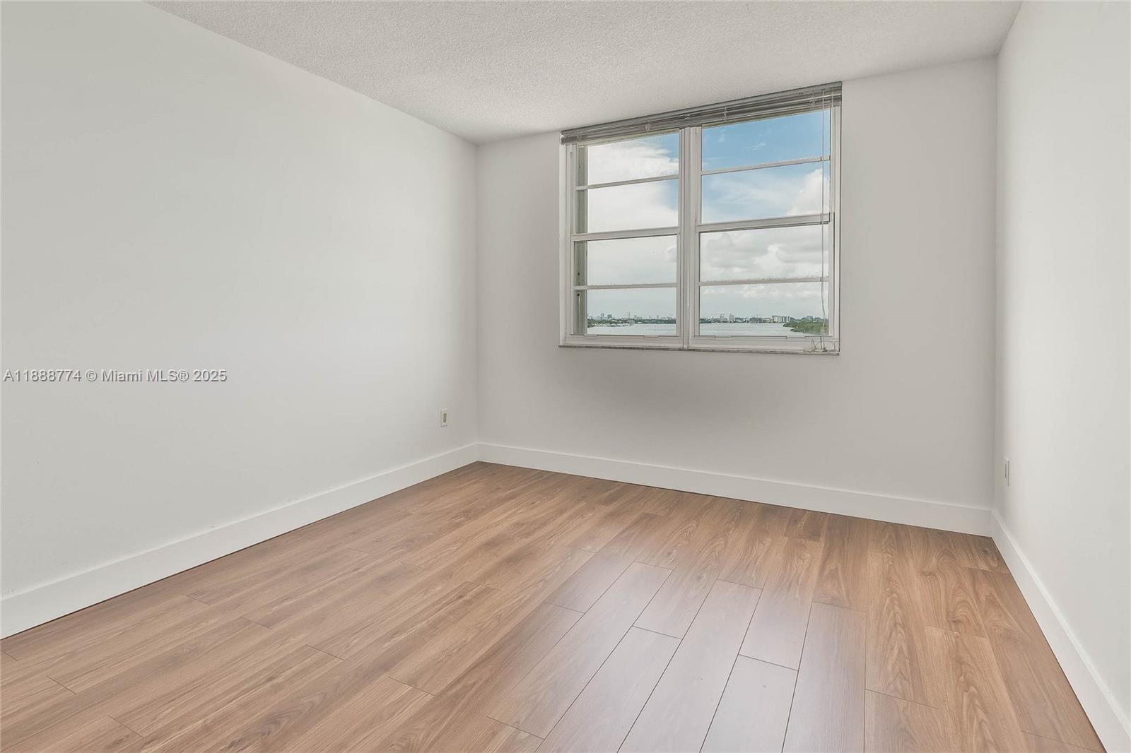 ARLEN HOUSE CONDO - Residential