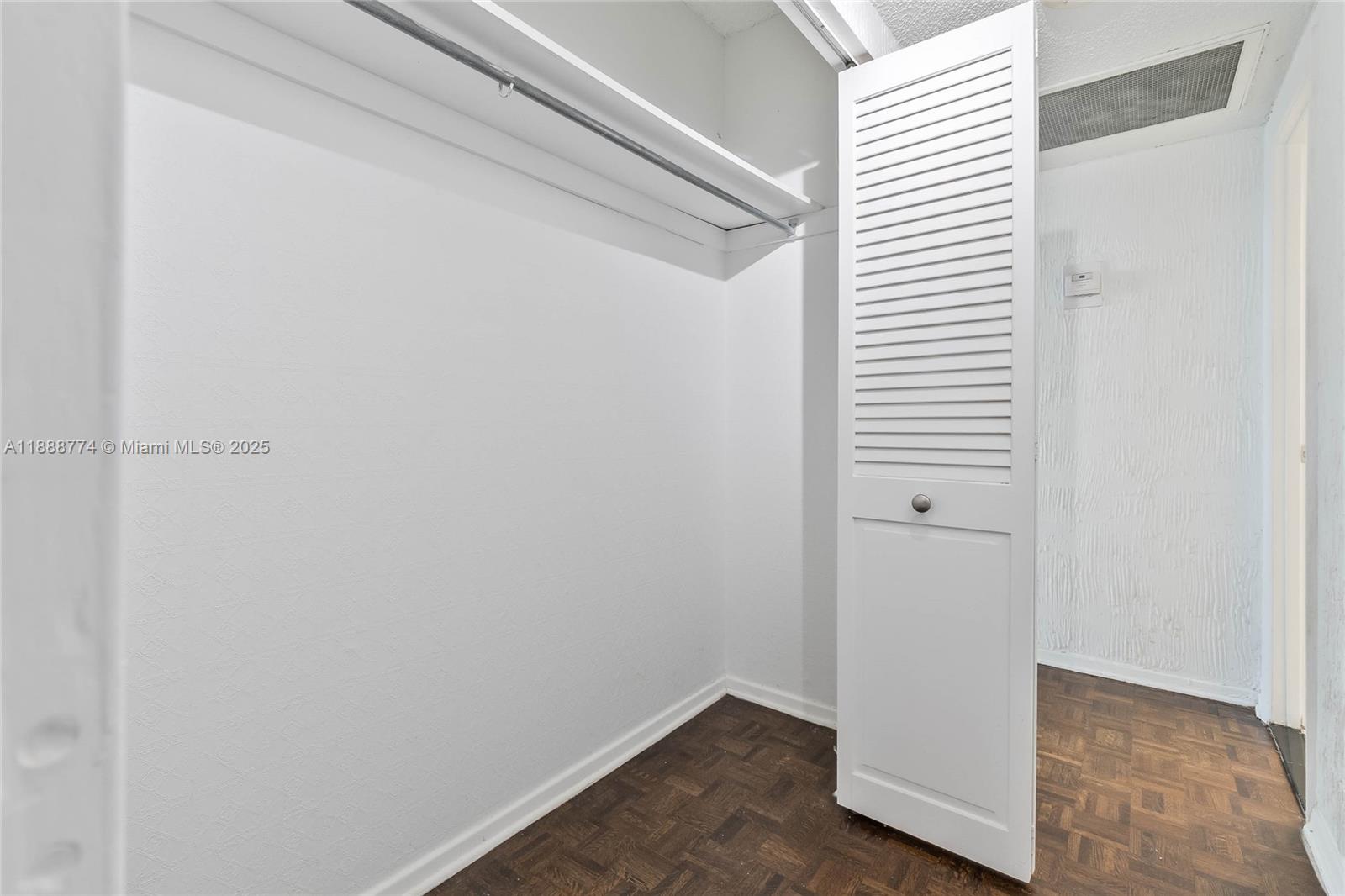 ARLEN HOUSE CONDO - Residential
