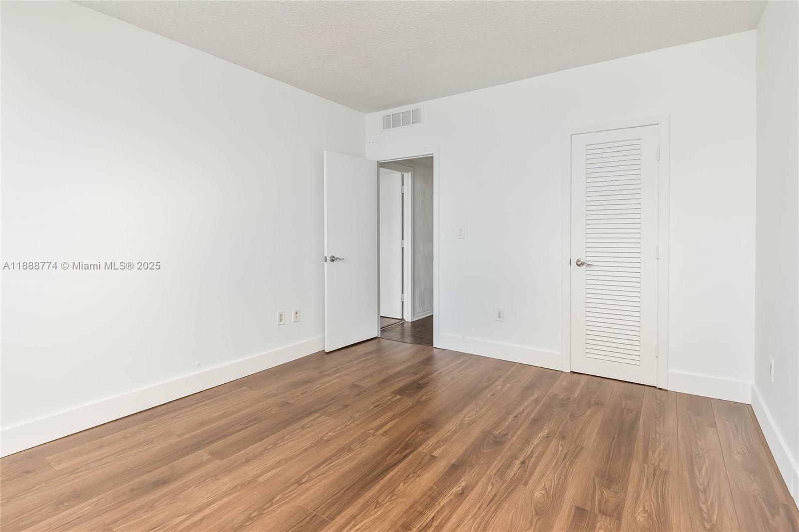 ARLEN HOUSE CONDO - Residential