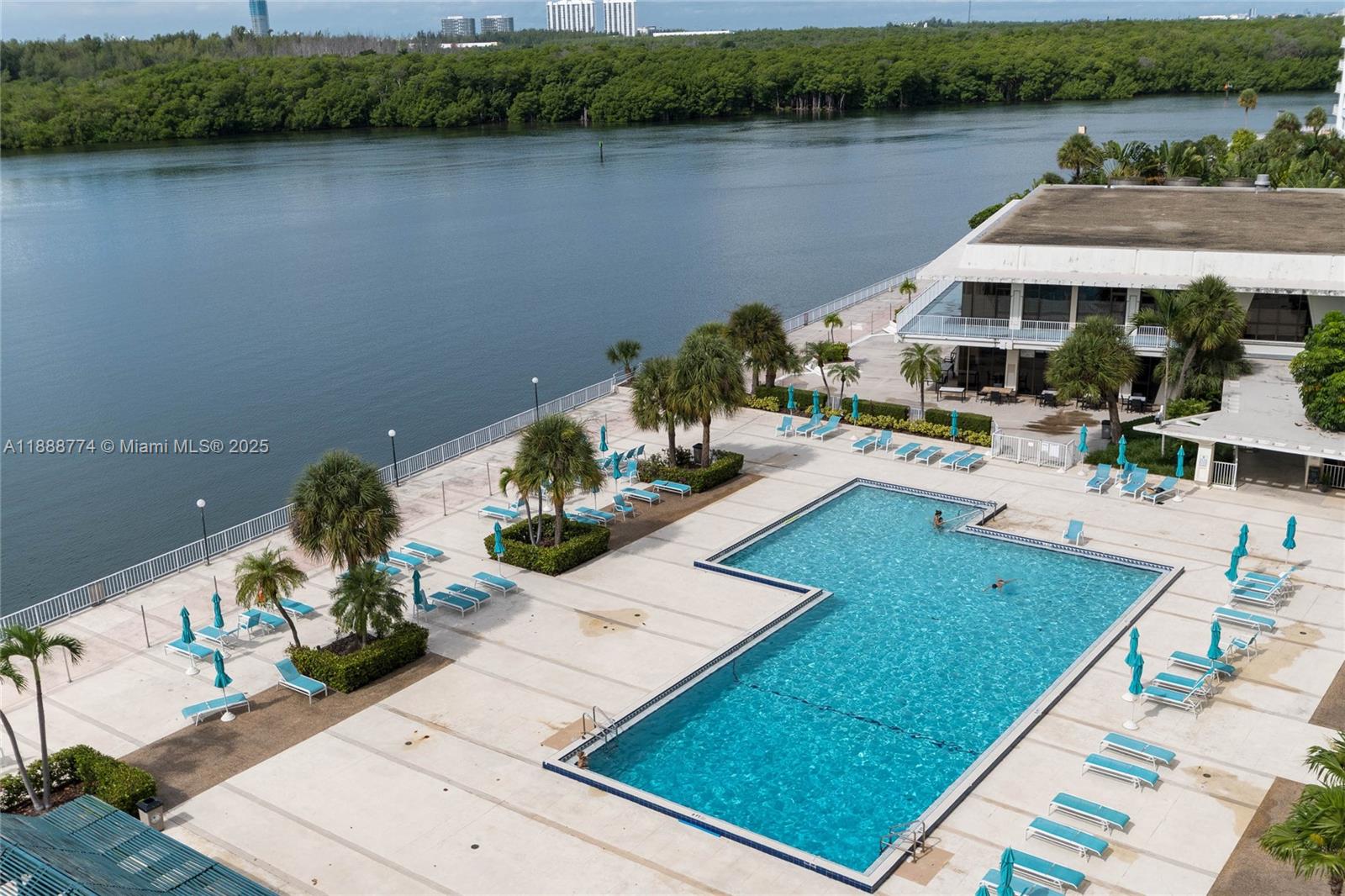ARLEN HOUSE CONDO - Residential