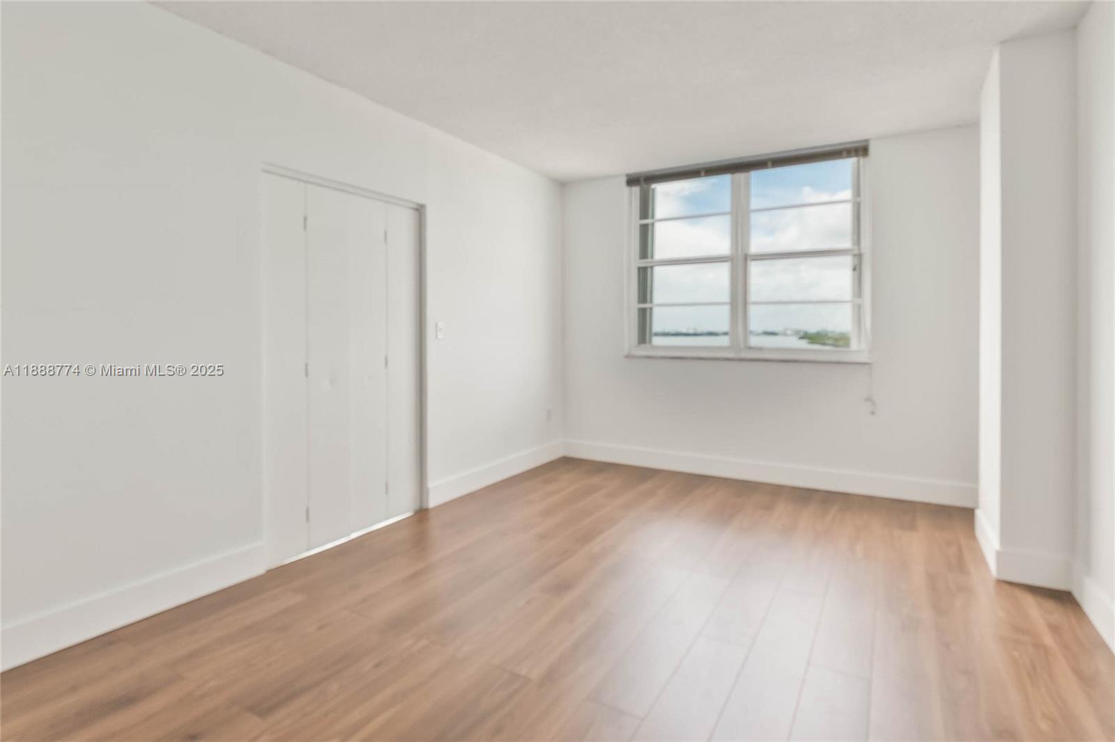 ARLEN HOUSE CONDO - Residential