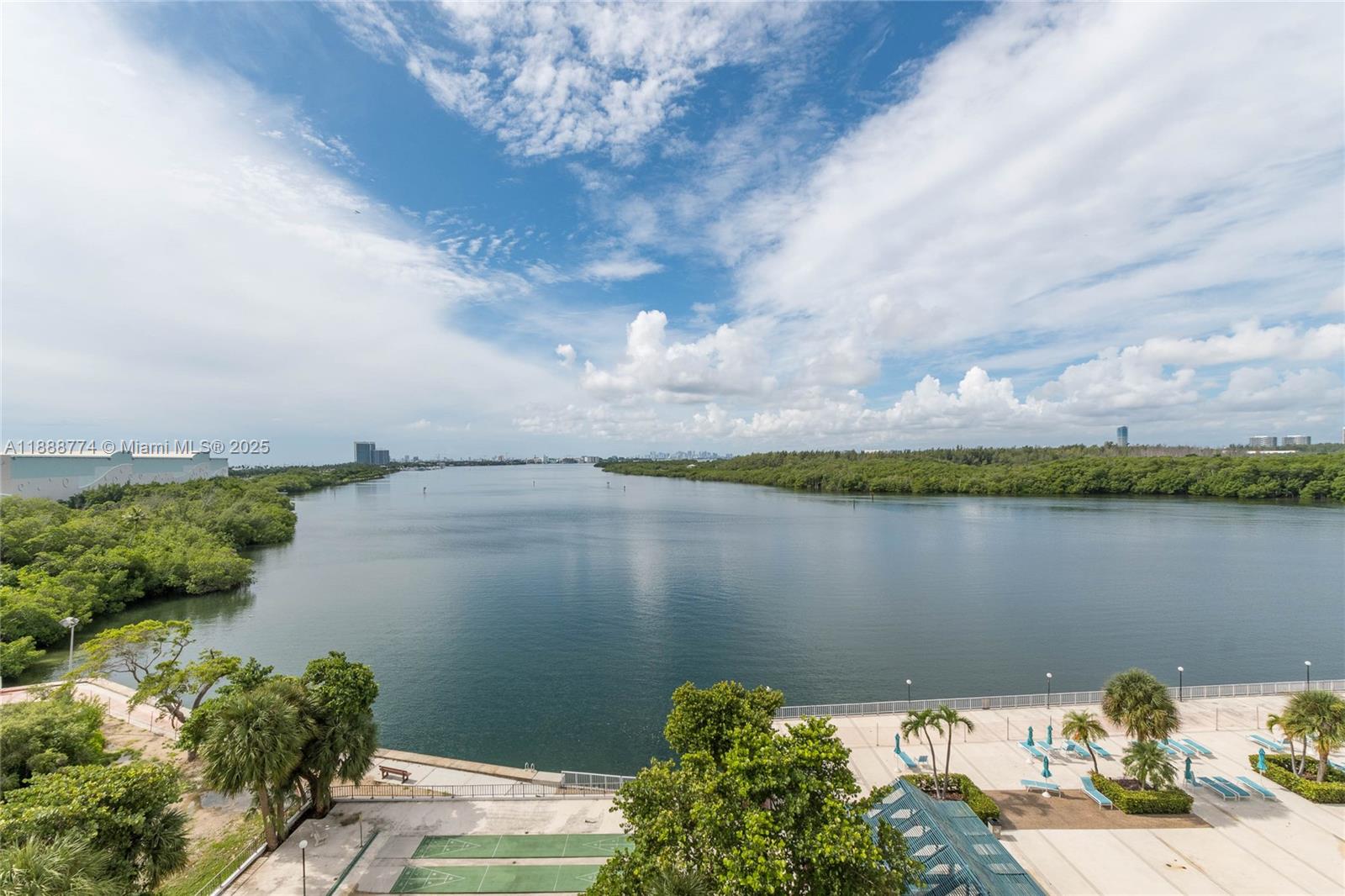 ARLEN HOUSE CONDO - Residential