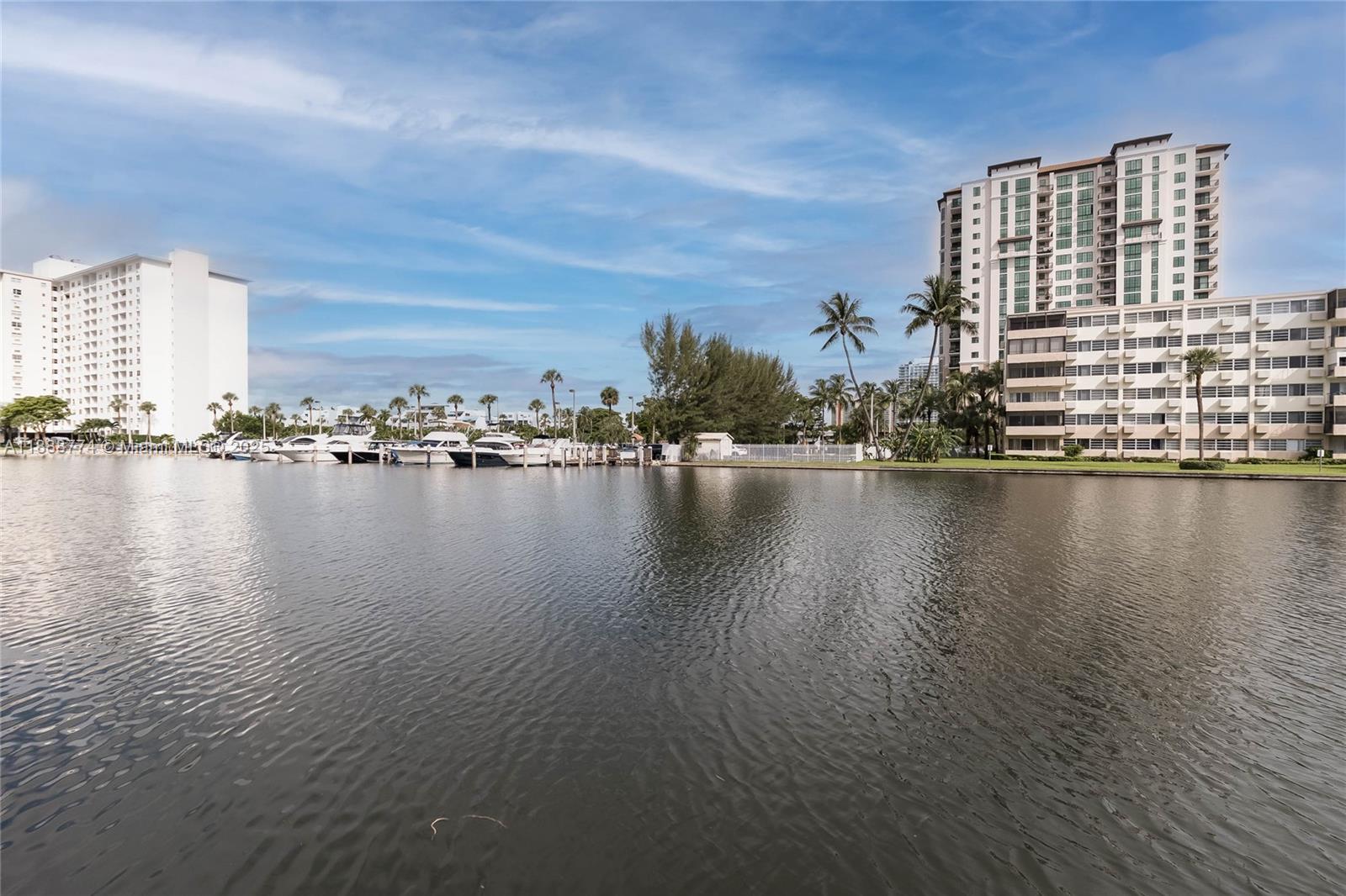 ARLEN HOUSE CONDO - Residential