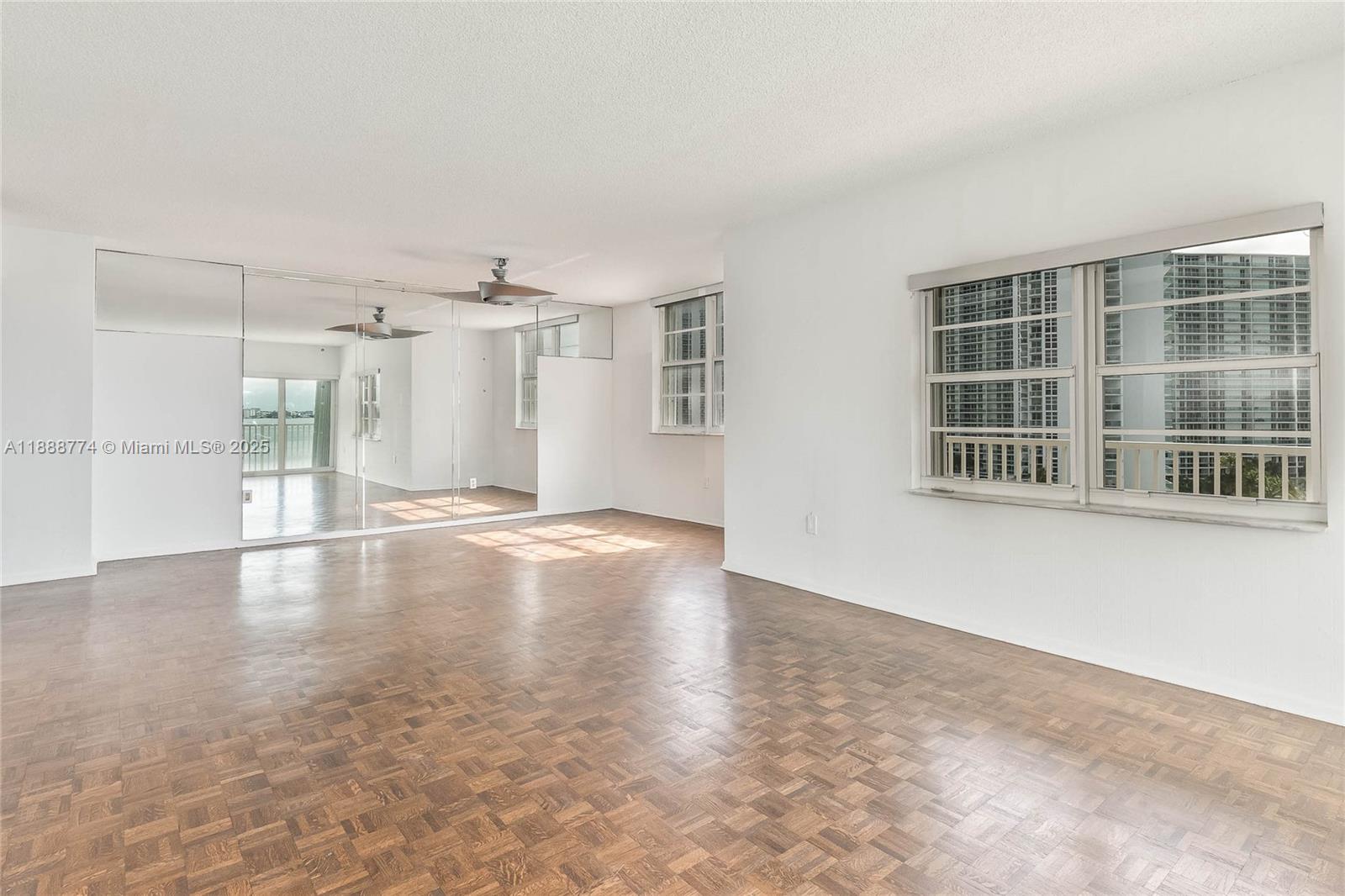 ARLEN HOUSE CONDO - Residential
