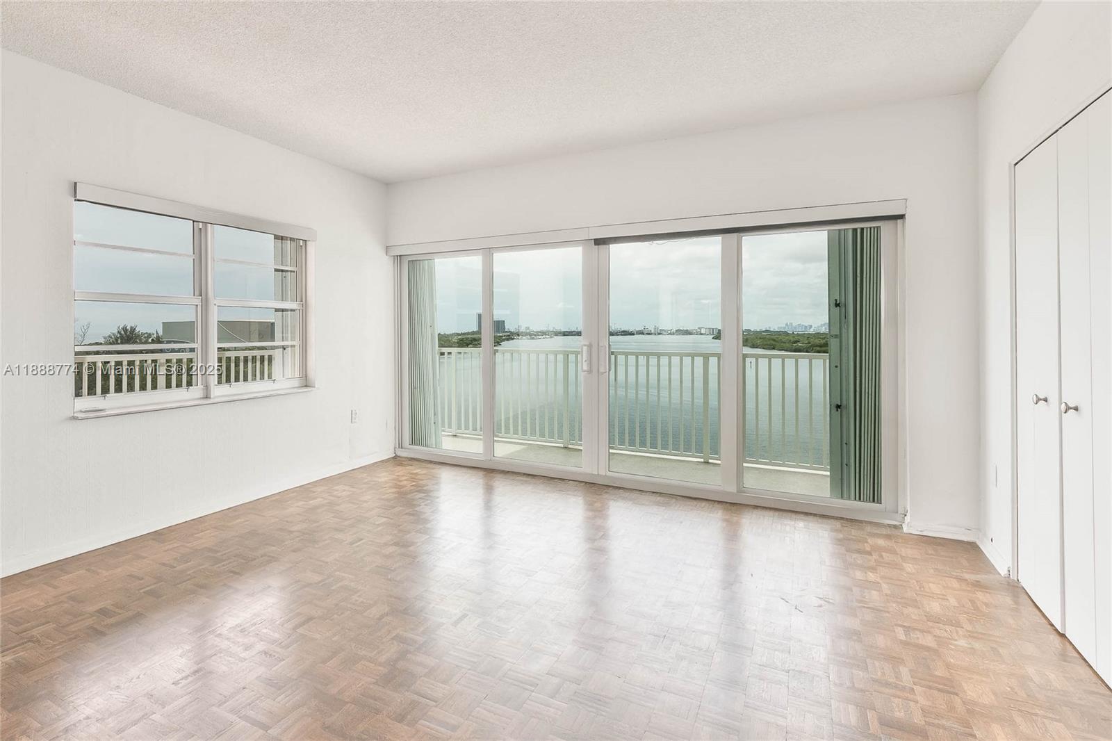 ARLEN HOUSE CONDO - Residential